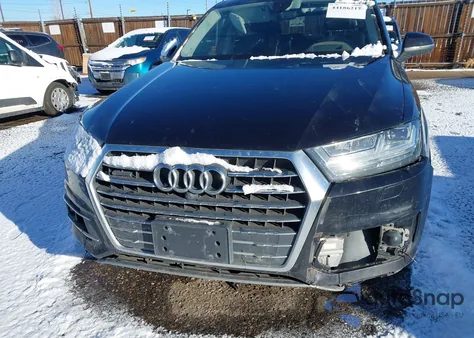 2018 Audi Q7 3.0T Premium z USA, uszkodzony, nr VIN WA1VAAF78JD017114